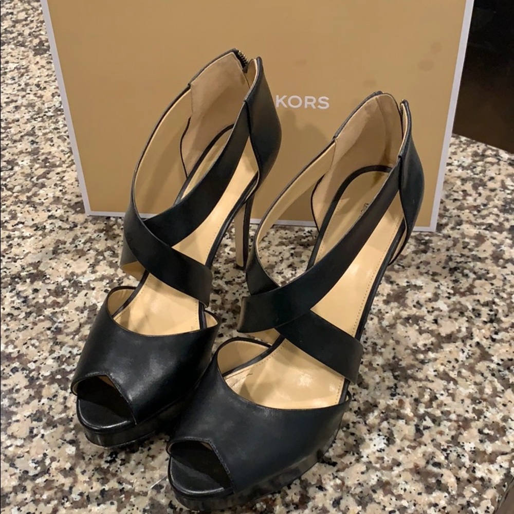 Michael Kors Ariel platform